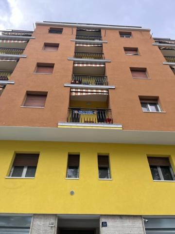 Il Dandy Appartamento Con Parcheggio Trieste Luaran gambar